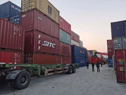 貨代車隊(duì)年終變奏 倉庫變堆場(chǎng)，年前最后一班崗的挑戰(zhàn)與堅(jiān)守